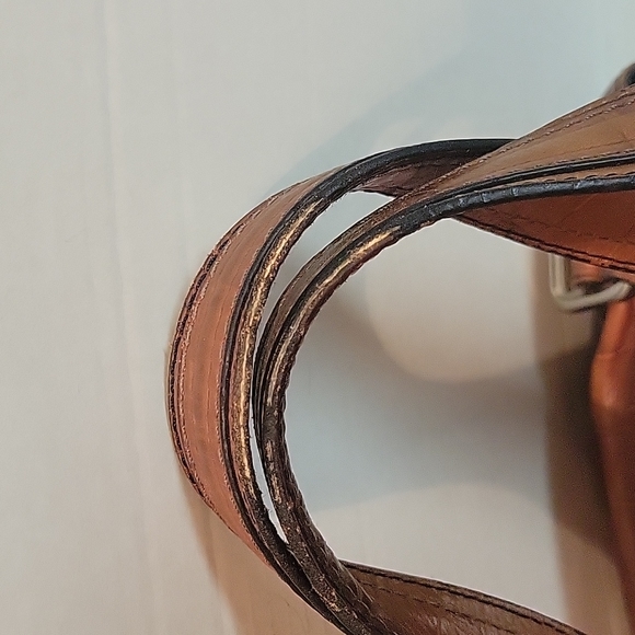 FOSSIL LEATHER HANDBAG. - Picture 15 of 16